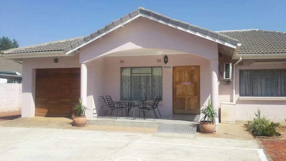 Strand Meadows B&B Gaborone Luaran gambar